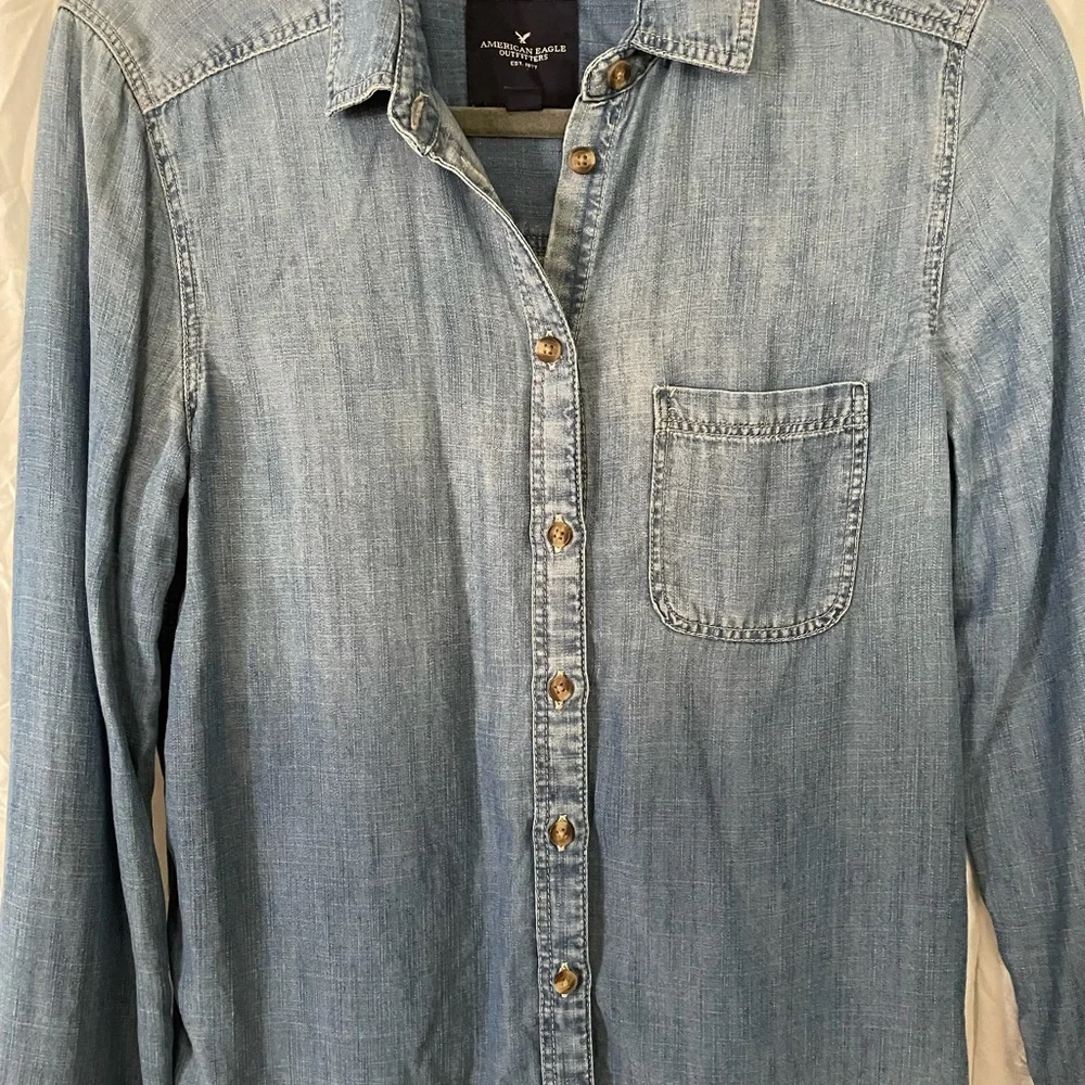 American Eagle Blue Denim‎ Button Up Blouse - Picture 4 of 8